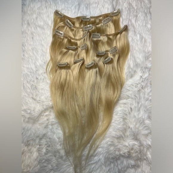 14 Inch Clip In Straight Blonde Human hair - Picture 3 of 7
